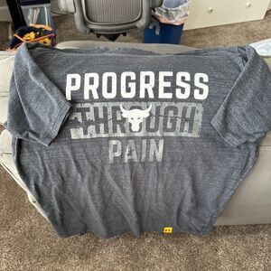 Under Armour, men’s medium T-shirt 
 “Progress through Pain“